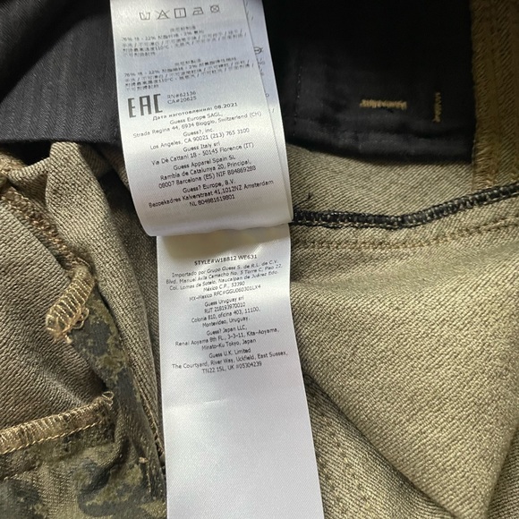 BRAND NEW GUESS CAMO CARGO PANT SZ XSMALL - Picture 15 of 15